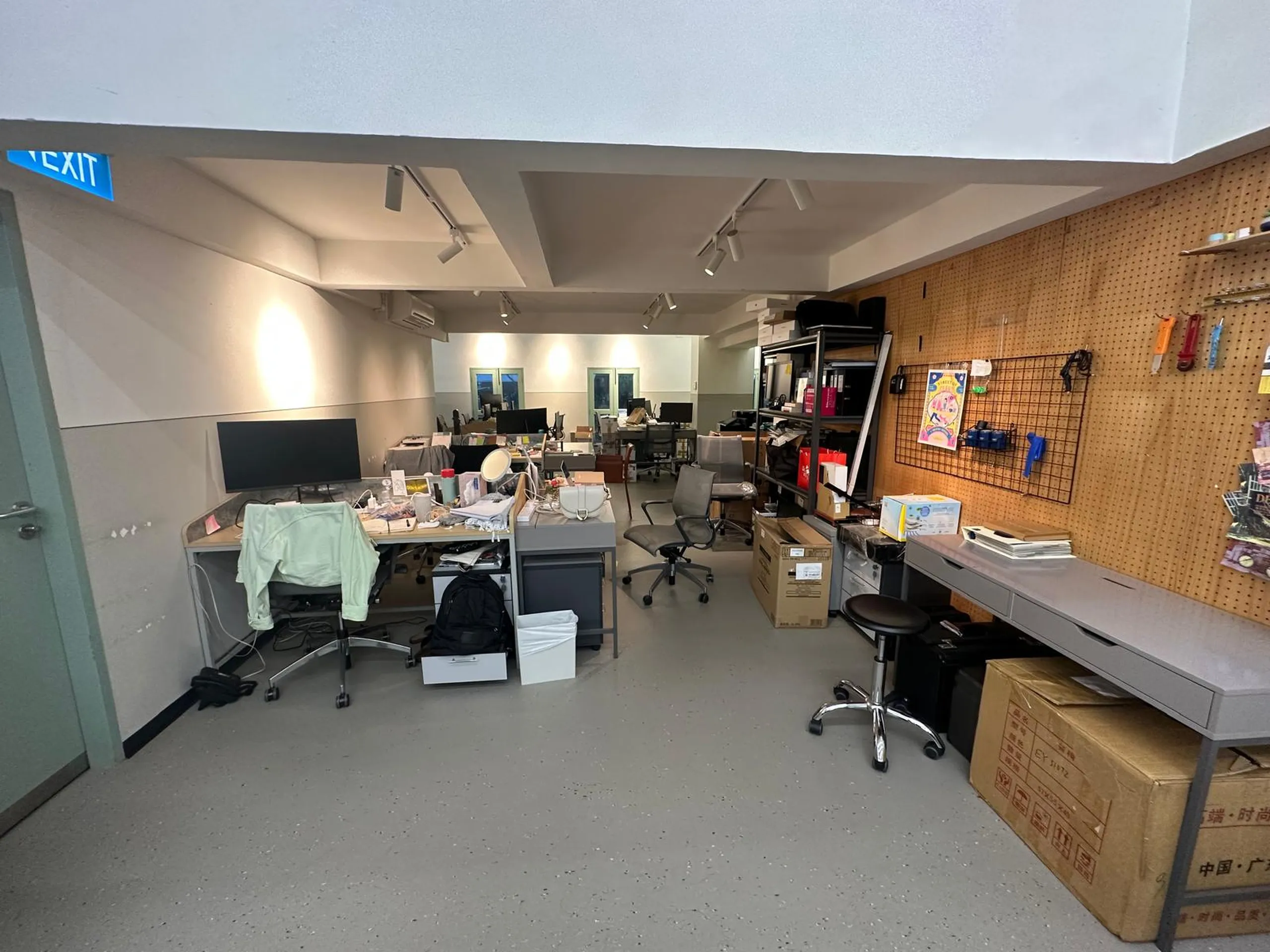 Live R2 interior layout visualization frame asset