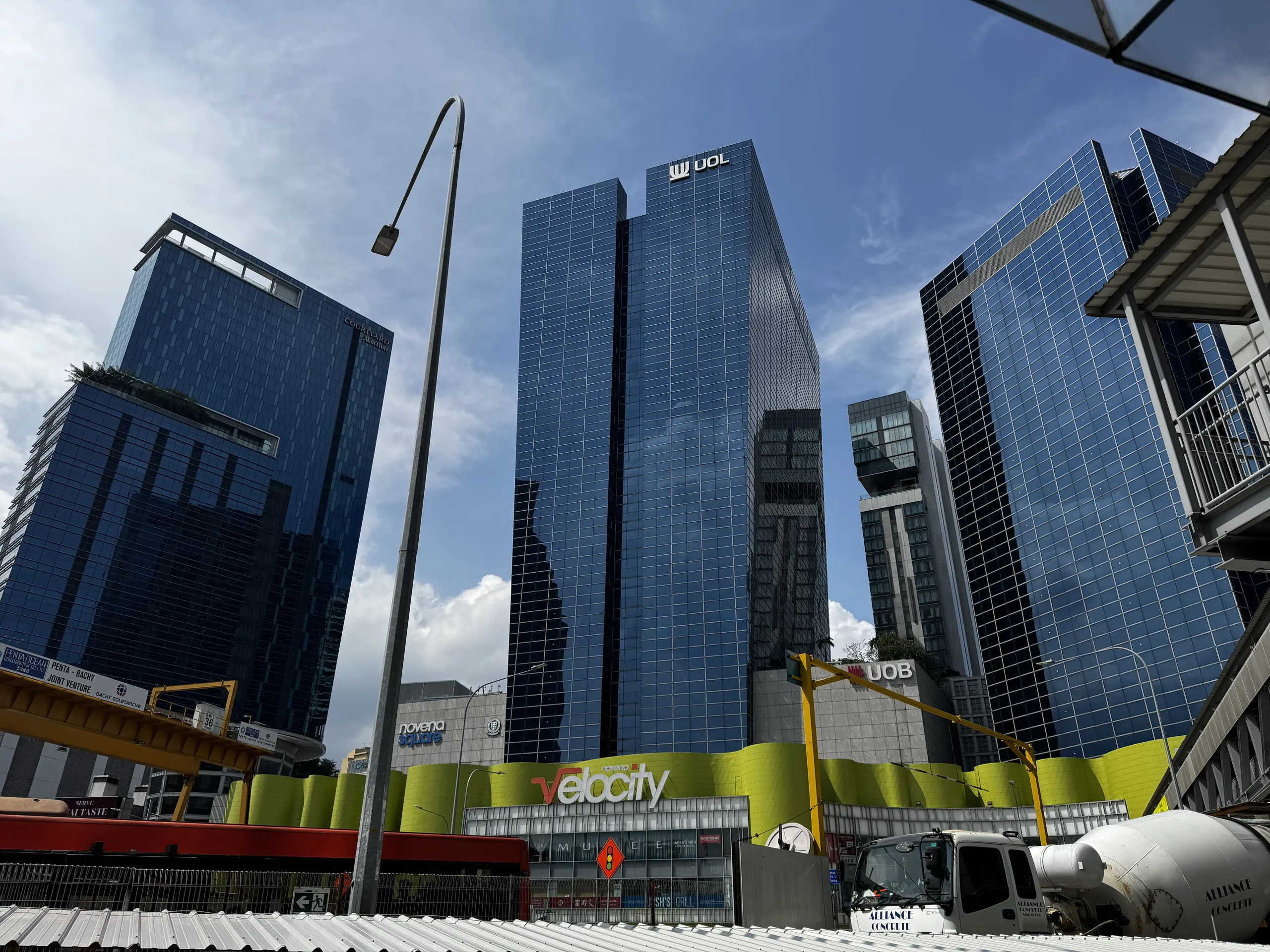 Live R2 interior layout visualization frame asset