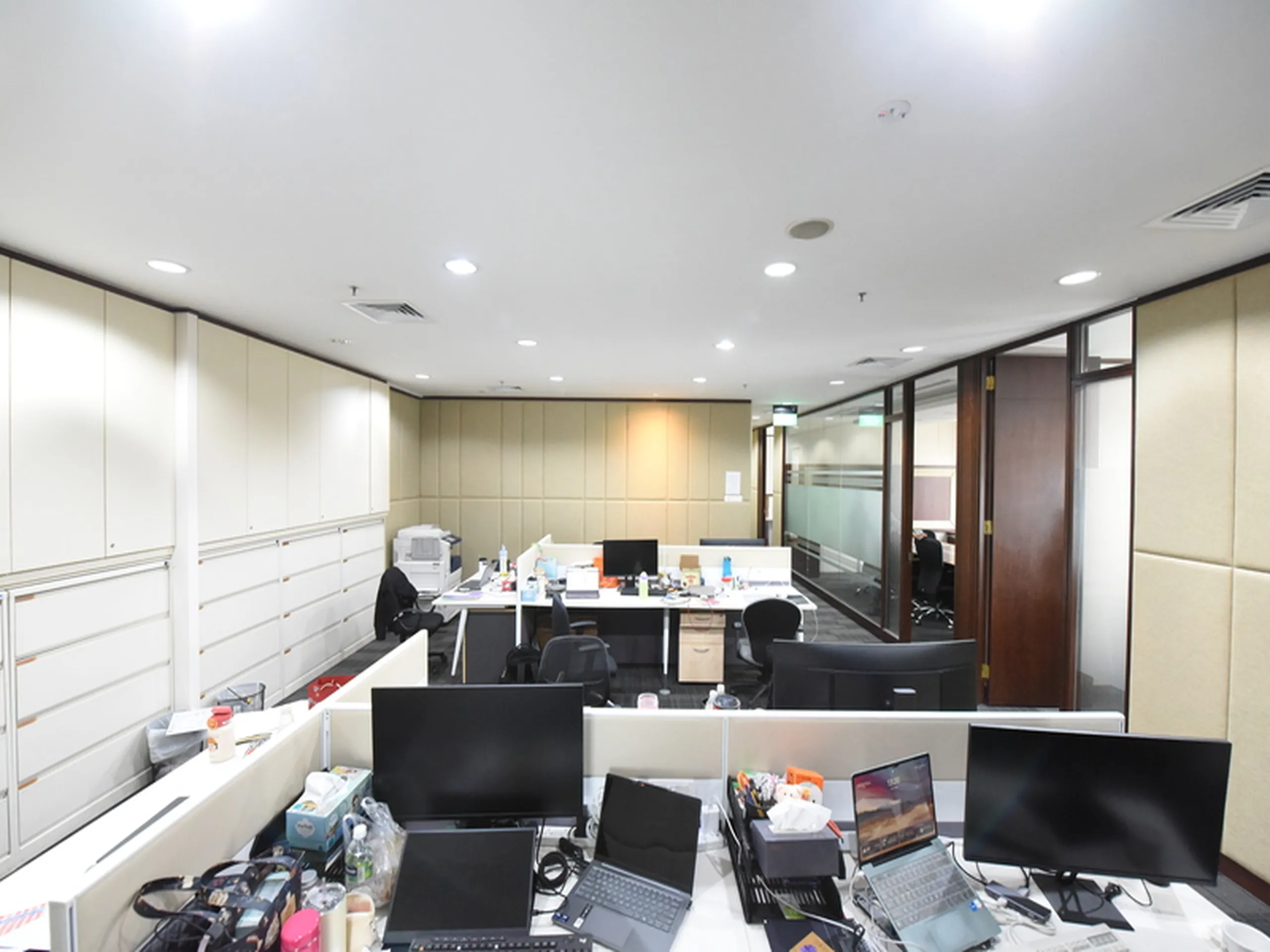 Live R2 interior layout visualization frame asset