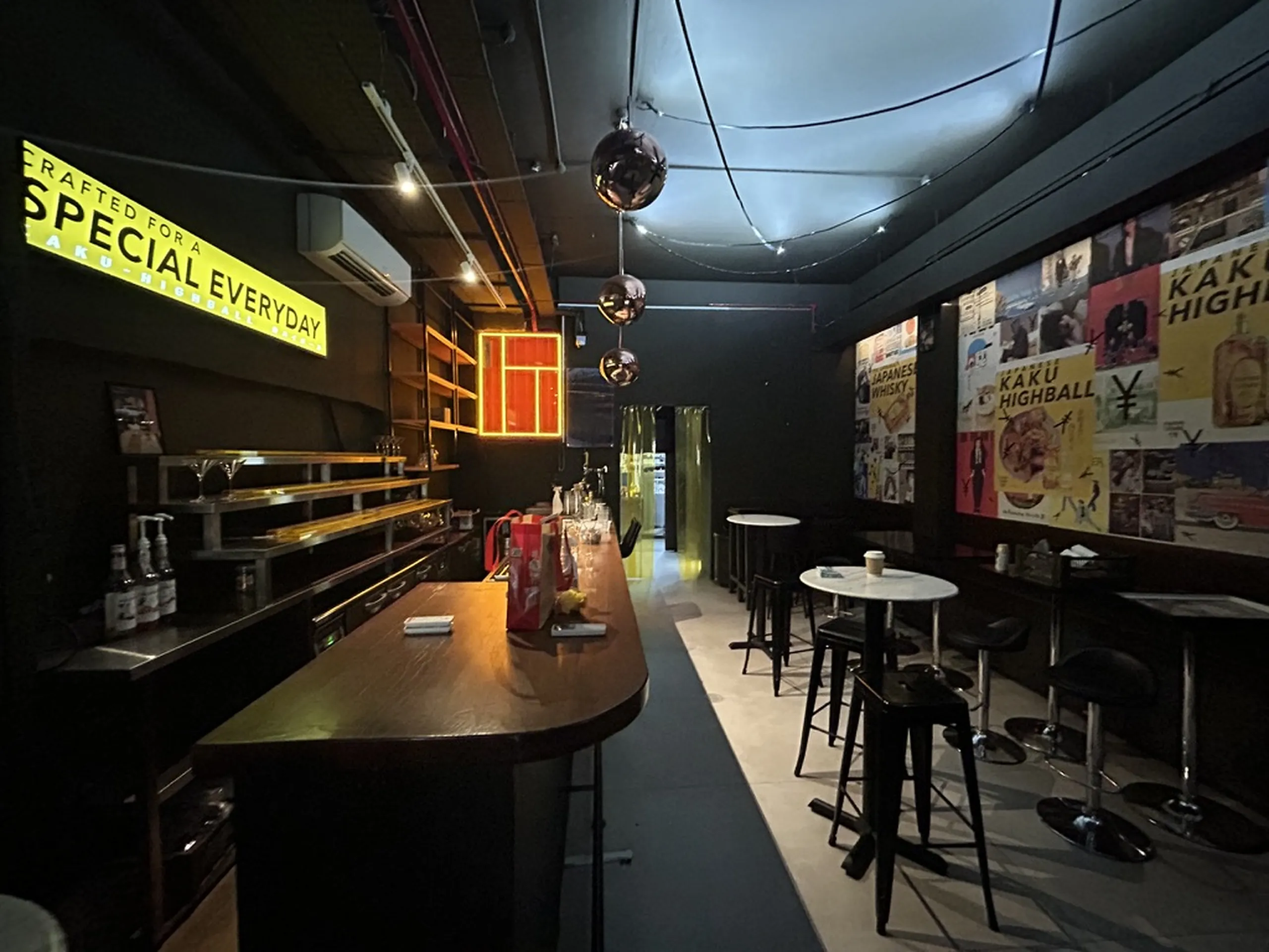 Live R2 interior layout visualization frame asset